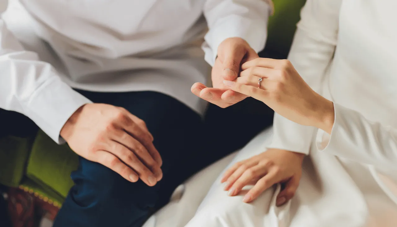 Fiancé(e) Visa vs. Spousal-Based Green Card: Which Visa Is Right for You?